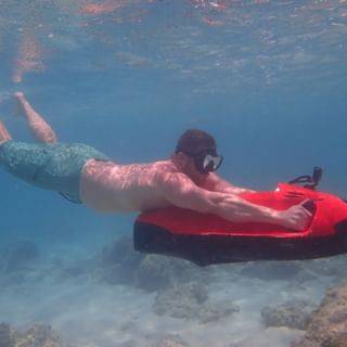 SEABOB F7' underwater jet-ski lets you swim like 007